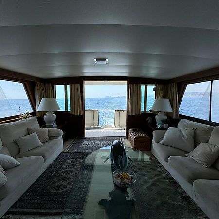 Hotel Yacht Our Alissa Сан-Адріа-де-Бесос Екстер'єр фото